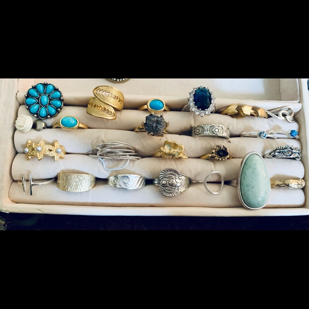Jewelry - Picture 8 of 12